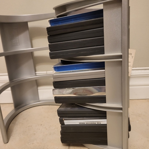 2x Case Logic DVD storage stands - Picture 4 of 6